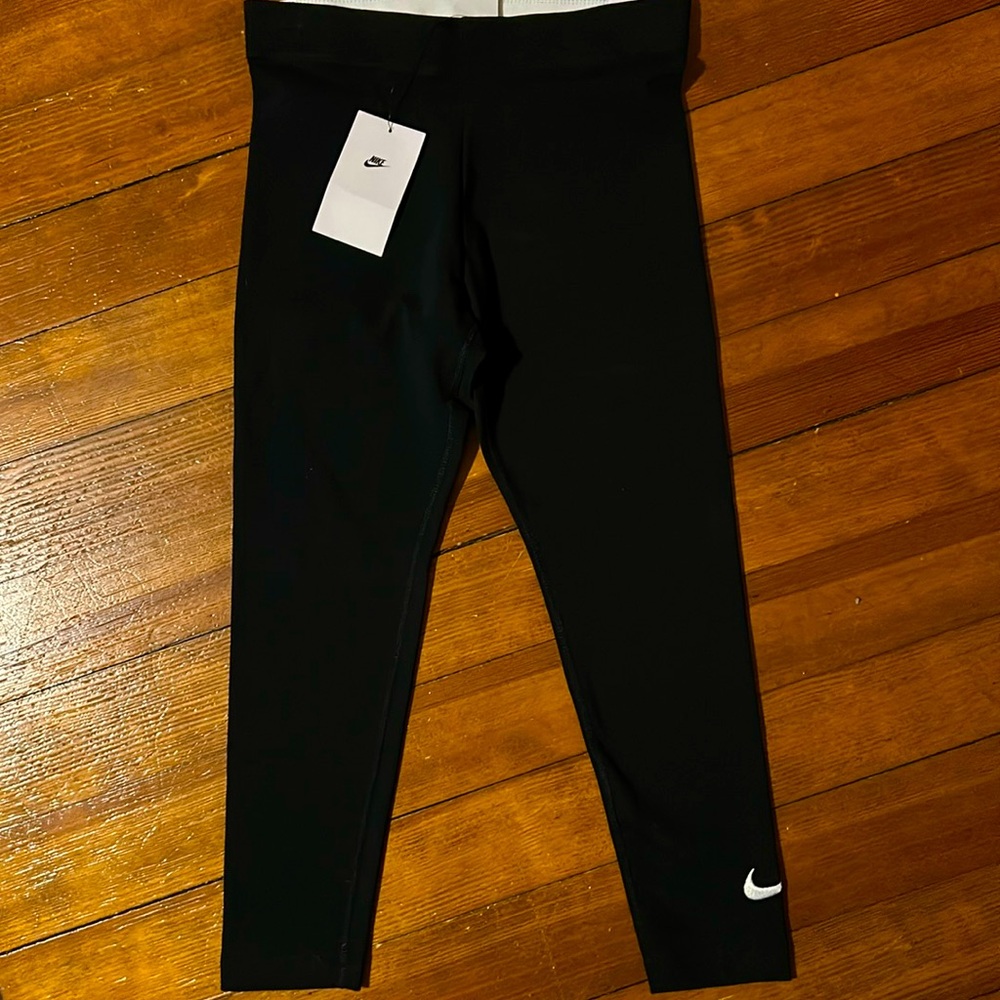 Nike Girls Black Medium Leggings Tight Fit NWT